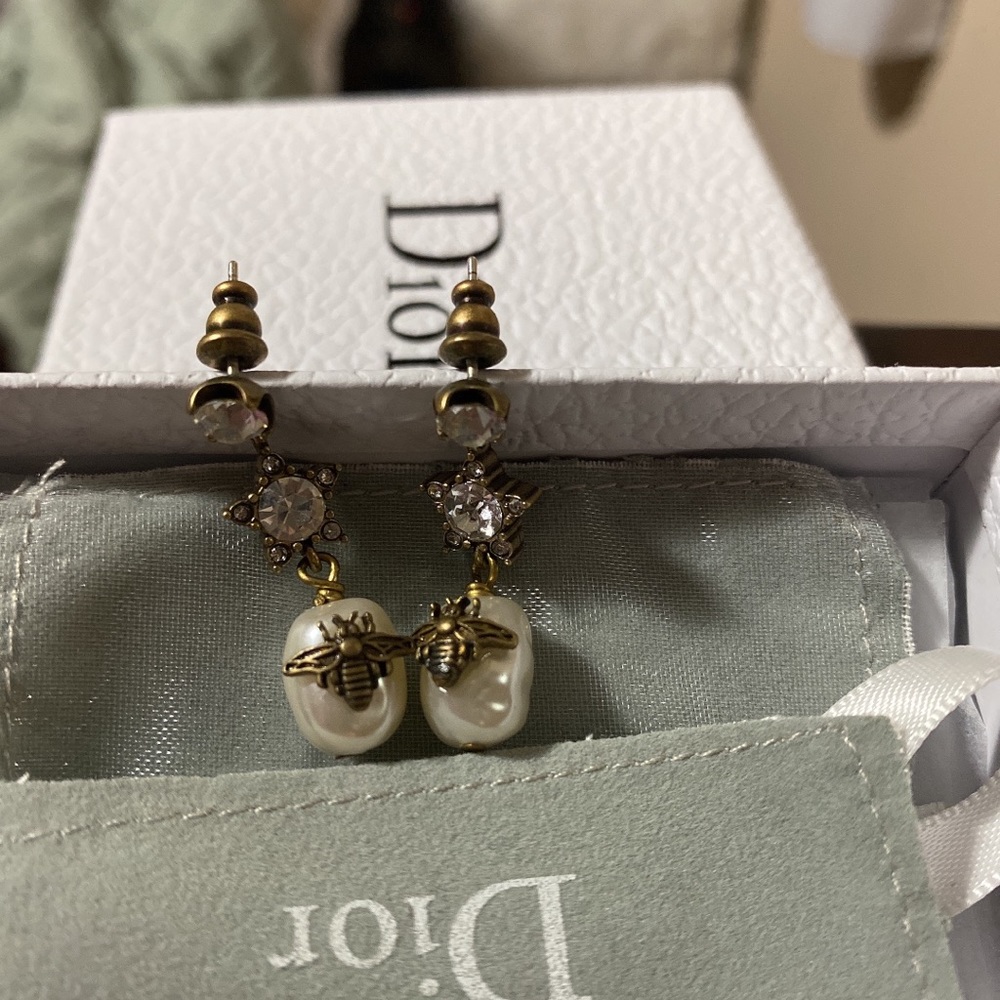 Dior Earrings - Picture 3 of 5